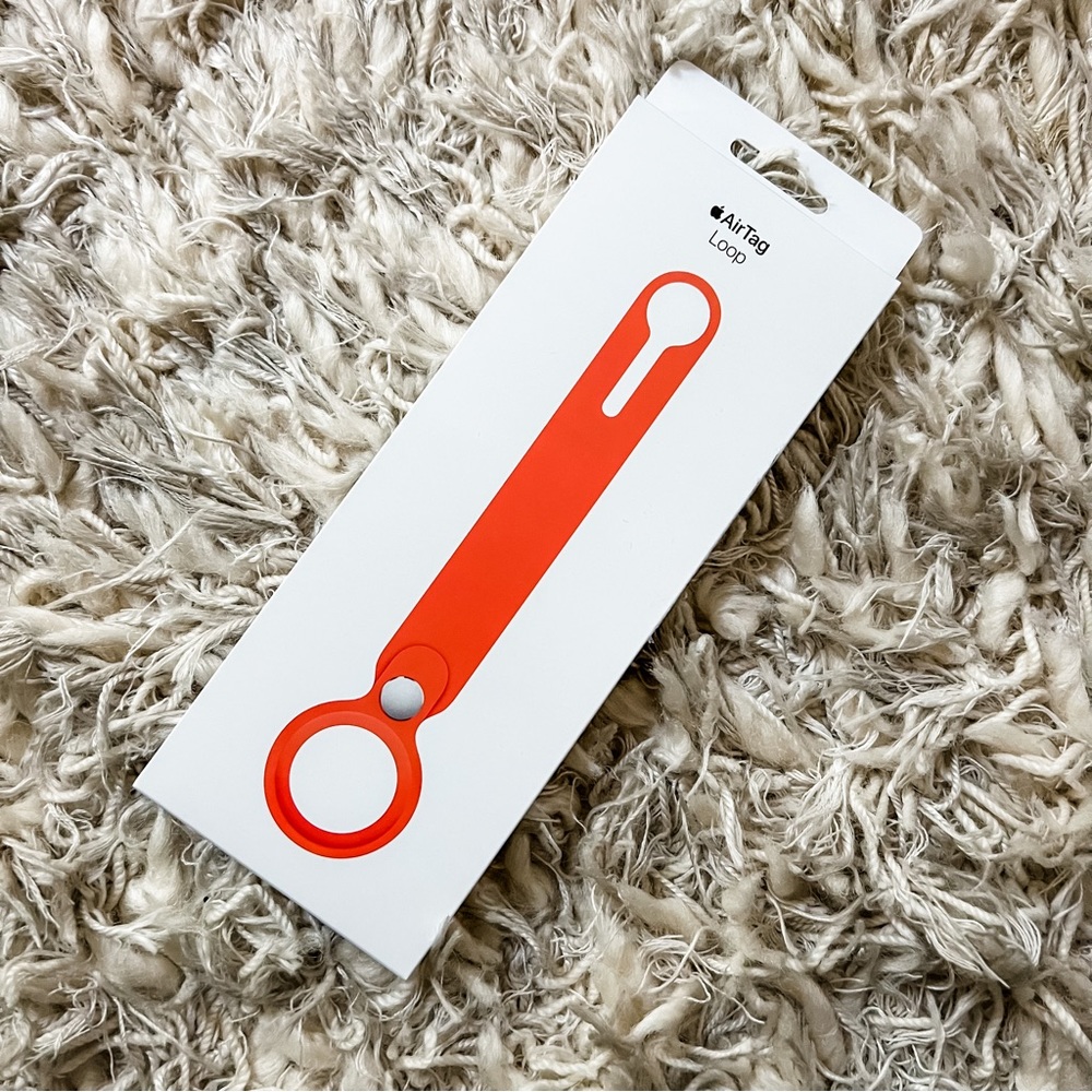 Apple Air Tag Loop - NIB - Electric Orange